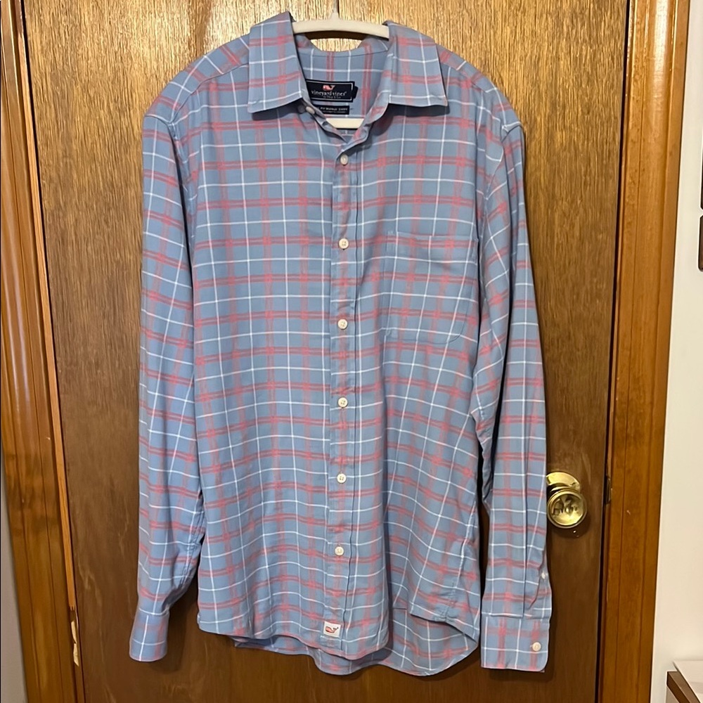 Vineyard Vines Blue and Red Plaid Men's Shirt Size Medium NWOT